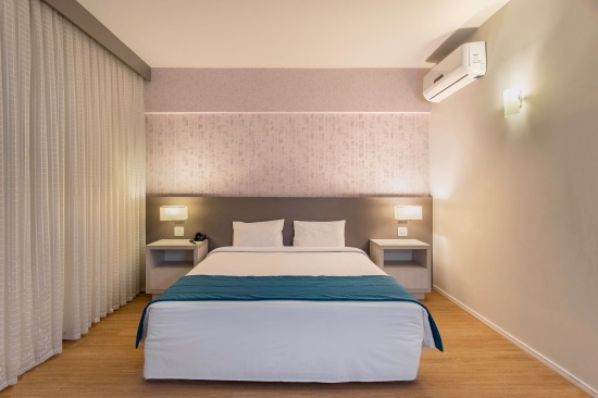 Romantismo, conforto e momentos inesquecíveis

Para casais em busca de uma experiência romântica.&nbsp;

Cama ki...